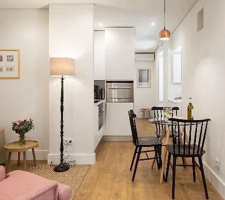 Serviced Benformos Apartment Lisbon
